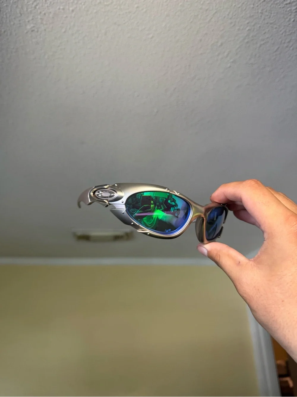 Sport Polarized Sunglasses with Green Mirrored Lenses oakleys